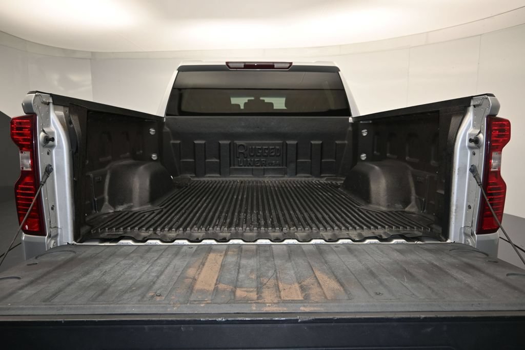 Used 2021 Chevrolet Silverado 1500 LT AWD/4WD image 24