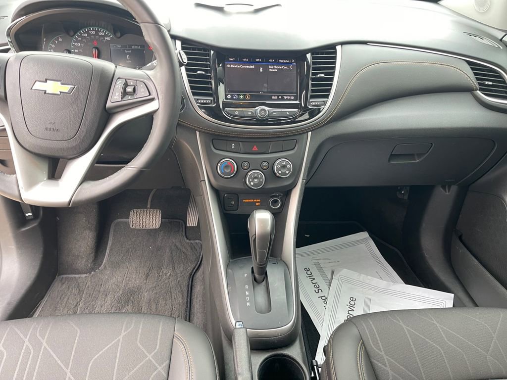 Used 2022 Chevrolet Trax LT w/ LT Convenience Package image 11