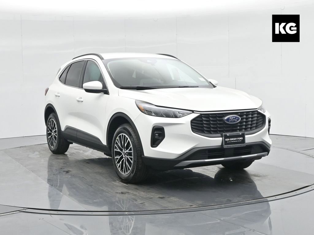New 2025 Ford Escape SE