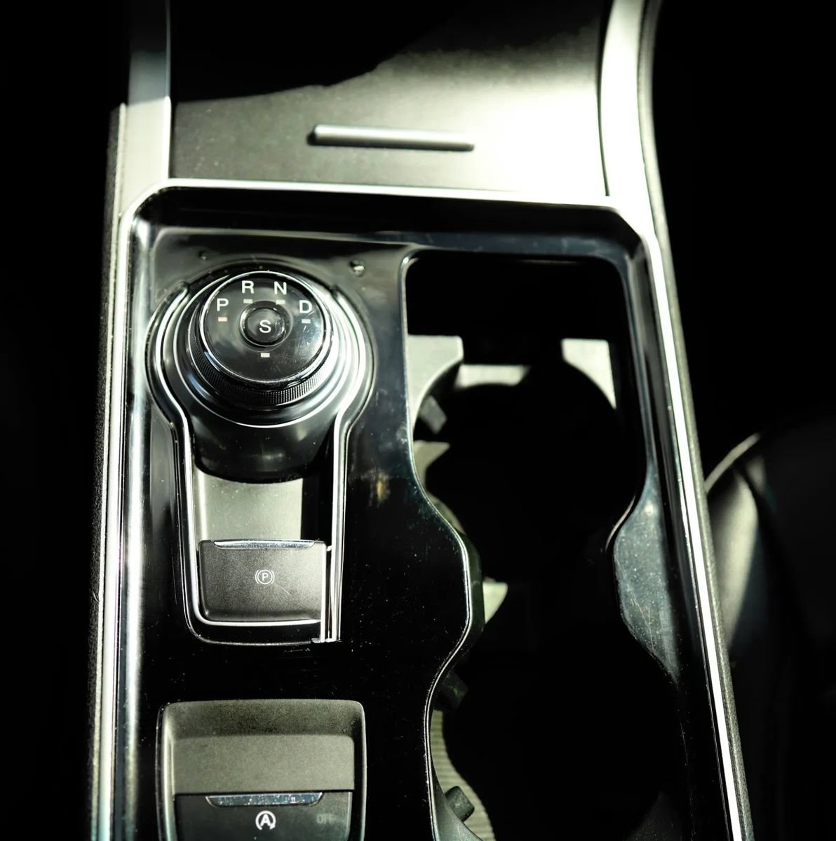 Used 2020 Ford Edge SEL FWD image 21