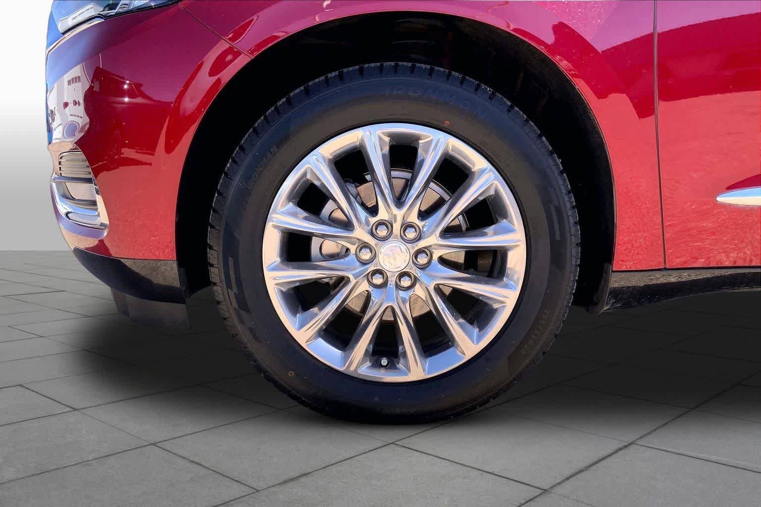 Used 2019 Buick Enclave Premium w/ Experience Buick Package FWD image 11