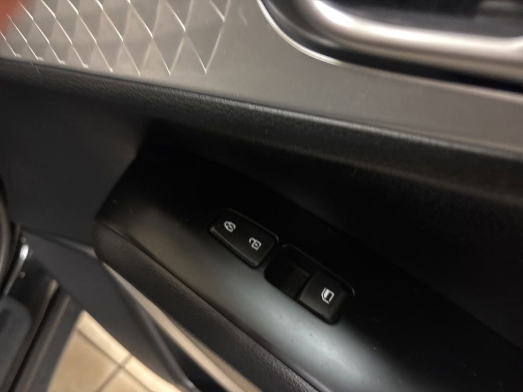 Used 2025 Kia Soul LX FWD image 26