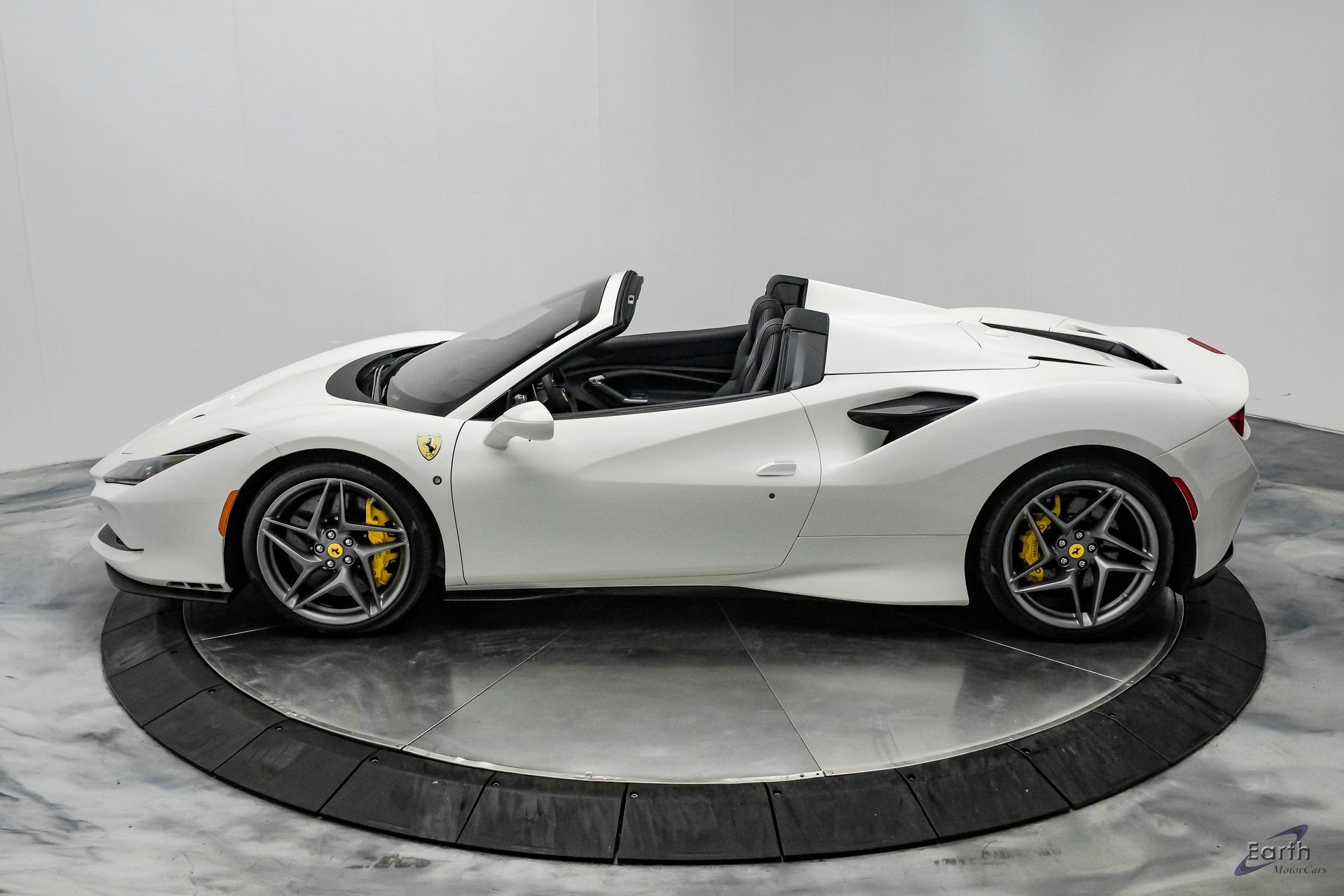 Used 2022 Ferrari F8 Tributo image 9