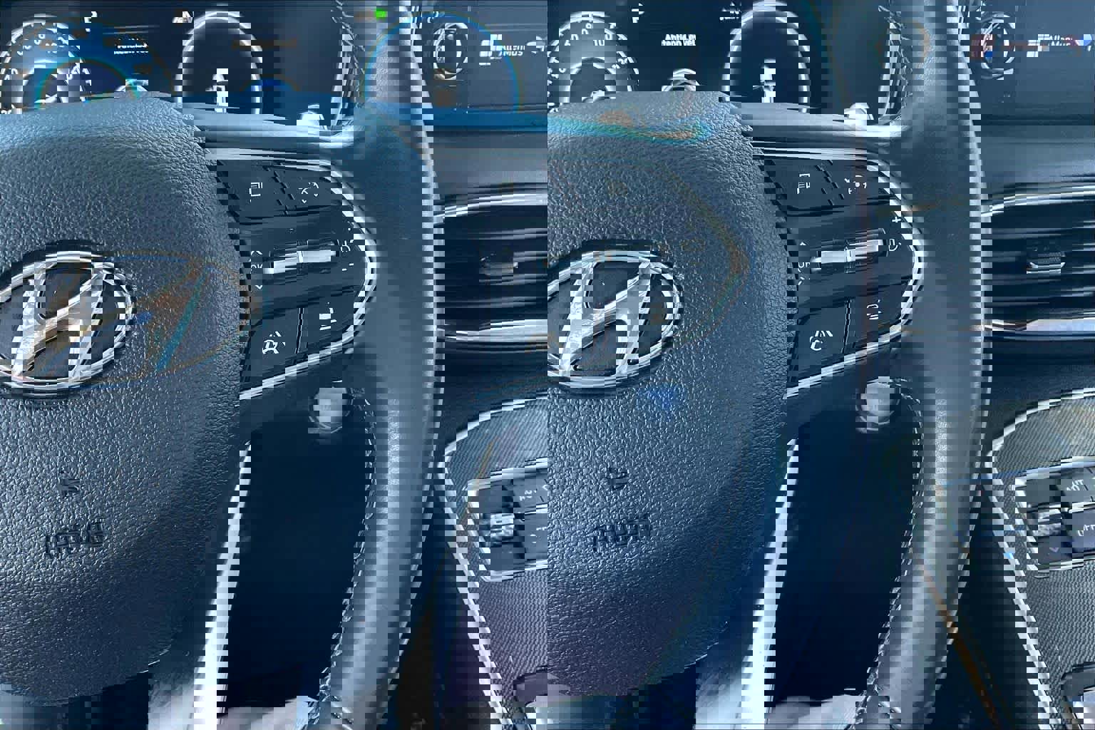 Certified 2022 Hyundai Santa Fe SEL Convenience w/ Cargo Package image 22