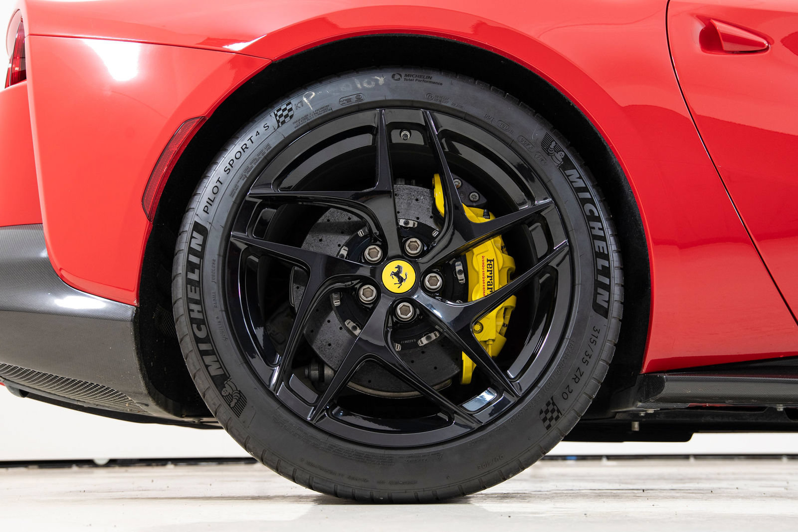 Certified 2018 Ferrari 812 Superfast RWD image 21