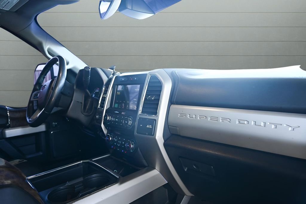 Used 2018 Ford F250 Lariat w/ Lariat Ultimate Package image 31
