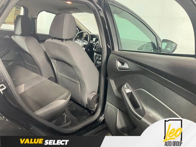 Used 2014 Ford Focus SE w/ SE Winter Package FWD image 19
