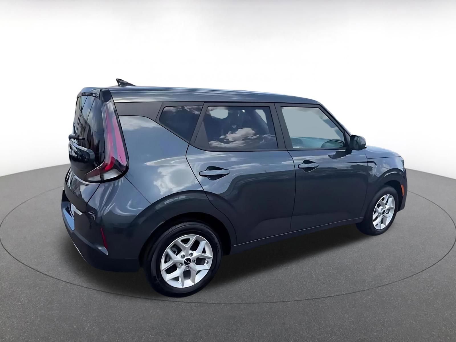 Used 2025 Kia Soul LX w/ LX Technology Package image 15