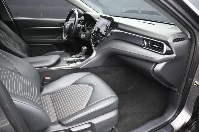 Used 2022 Toyota Camry SE FWD image 21