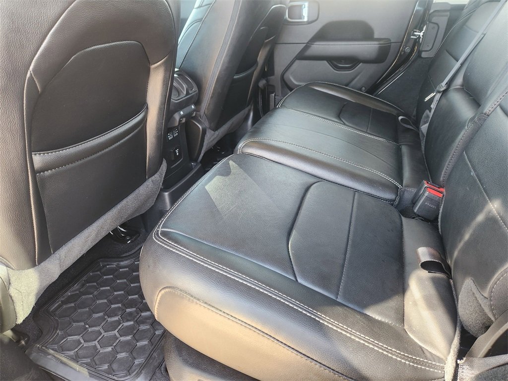 Used 2022 Jeep Wrangler Unlimited Sahara image 30