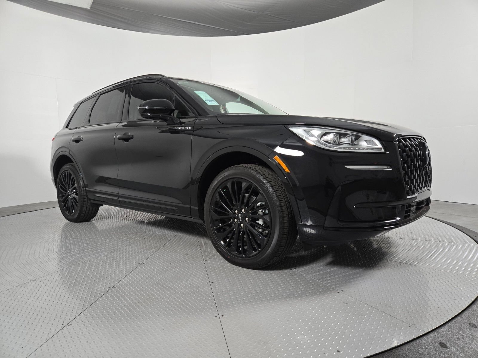 New 2026 Lincoln Corsair Reserve w/ Jet Appearance Package AWD/4WD image 2