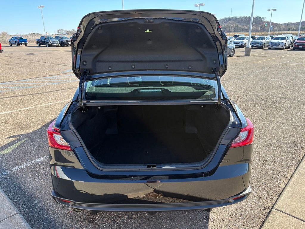 Certified 2025 Toyota Camry SE image 4