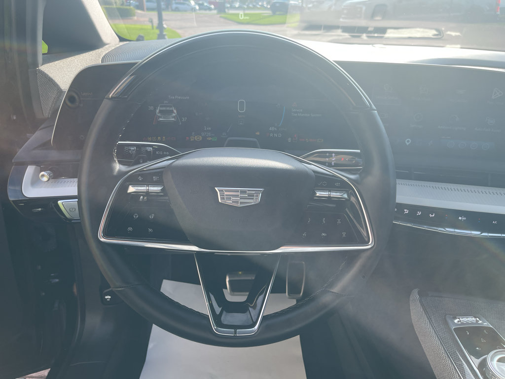 Used 2025 Cadillac Optiq Luxury 2 AWD/4WD image 19