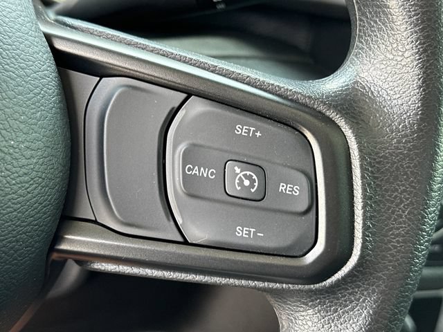 Used 2025 Jeep Gladiator Sport AWD/4WD image 19