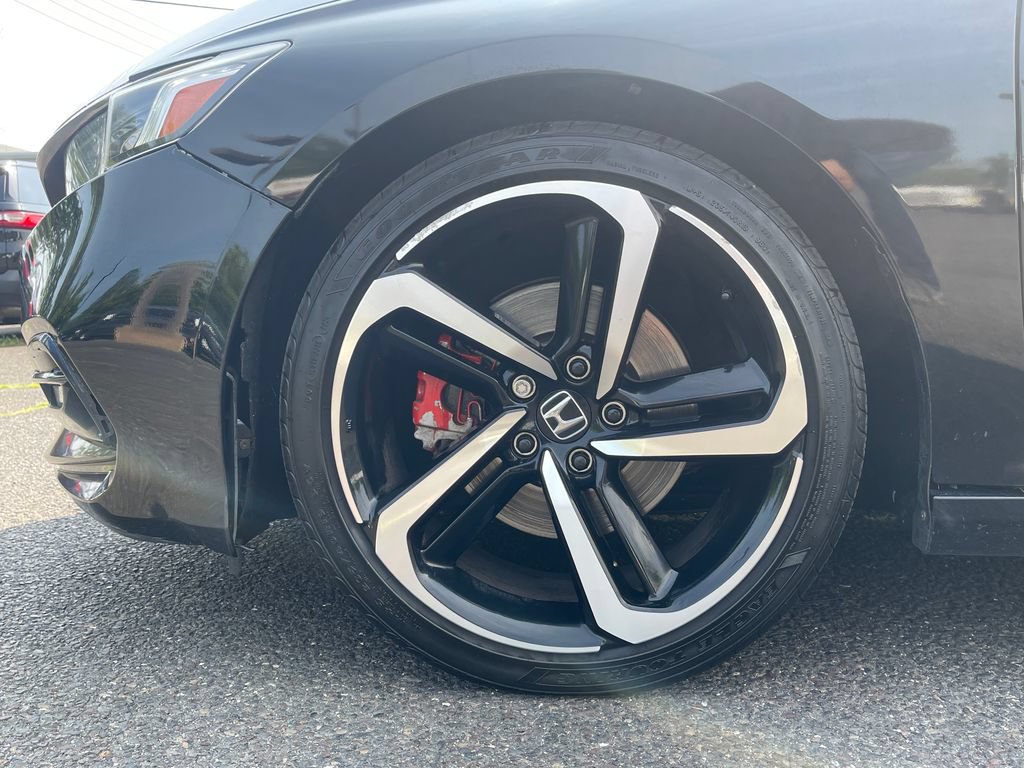 Used 2018 Honda Accord Sport image 9