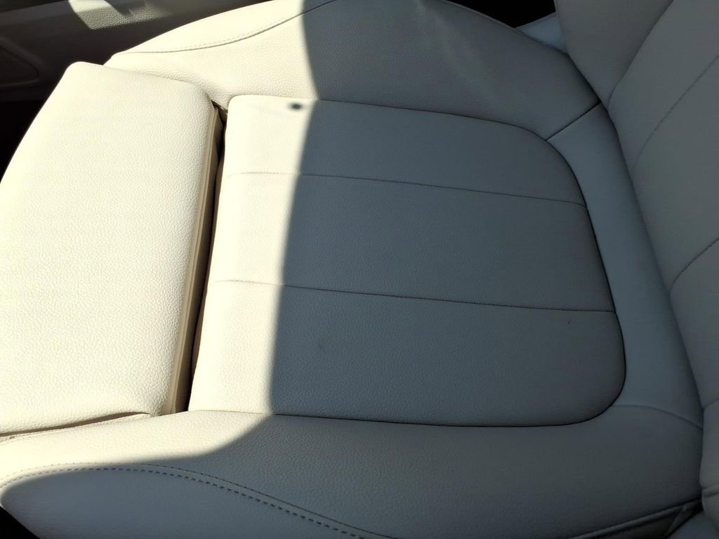 Used 2023 Mercedes-Benz EQB 300 4MATIC image 25