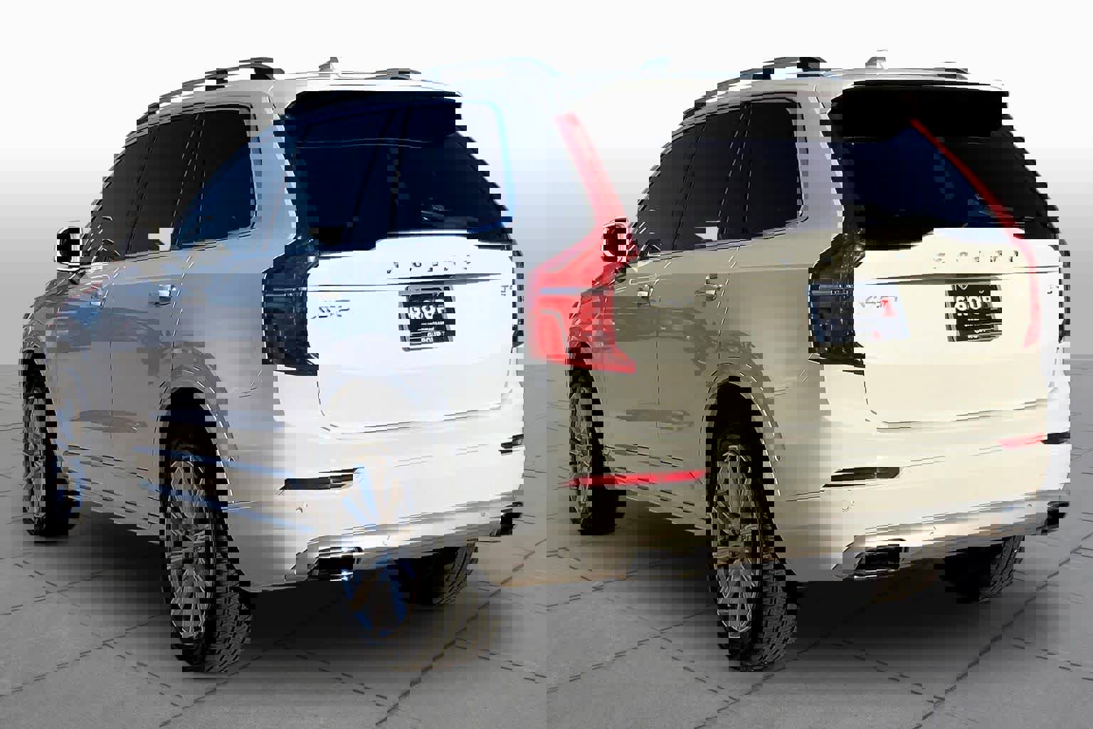 Used 2017 Volvo XC90 T5 Momentum w/ Vision Package image 12