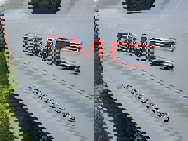 New 2025 GMC Sierra 1500 Pro w/ Graphite Edition image 8