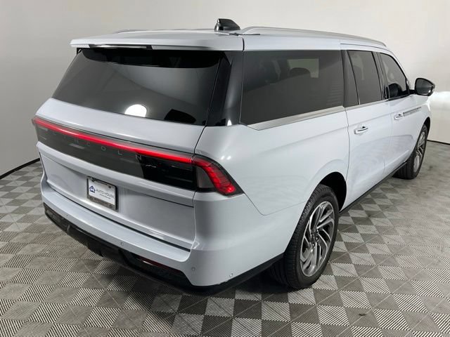 Used 2025 Lincoln Navigator L Reserve AWD/4WD image 10