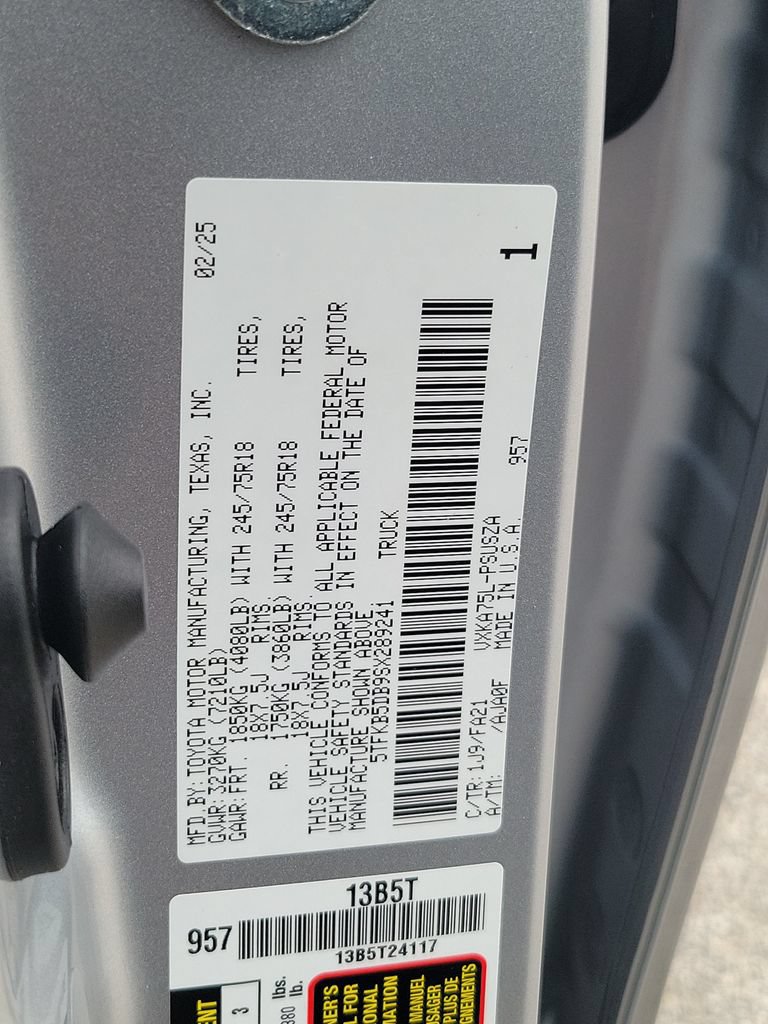 Used 2025 Toyota Tundra SR w/ SR Tow Package AWD/4WD image 31