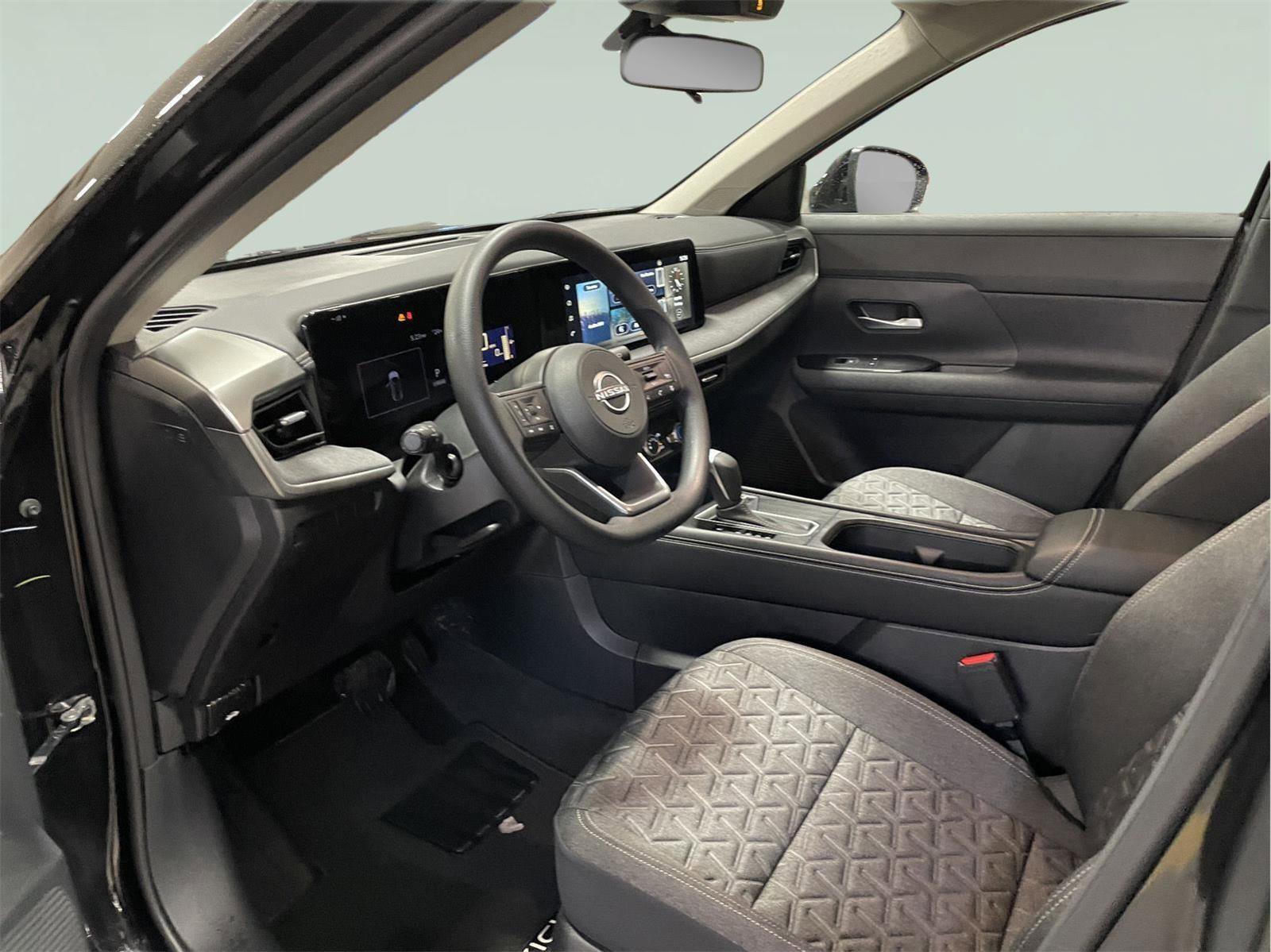 Used 2025 Nissan Kicks SV image 12