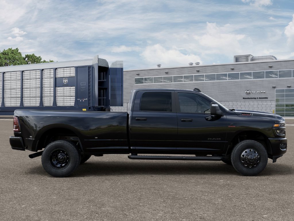 New 2027 RAM 3500 Big Horn AWD/4WD image 21
