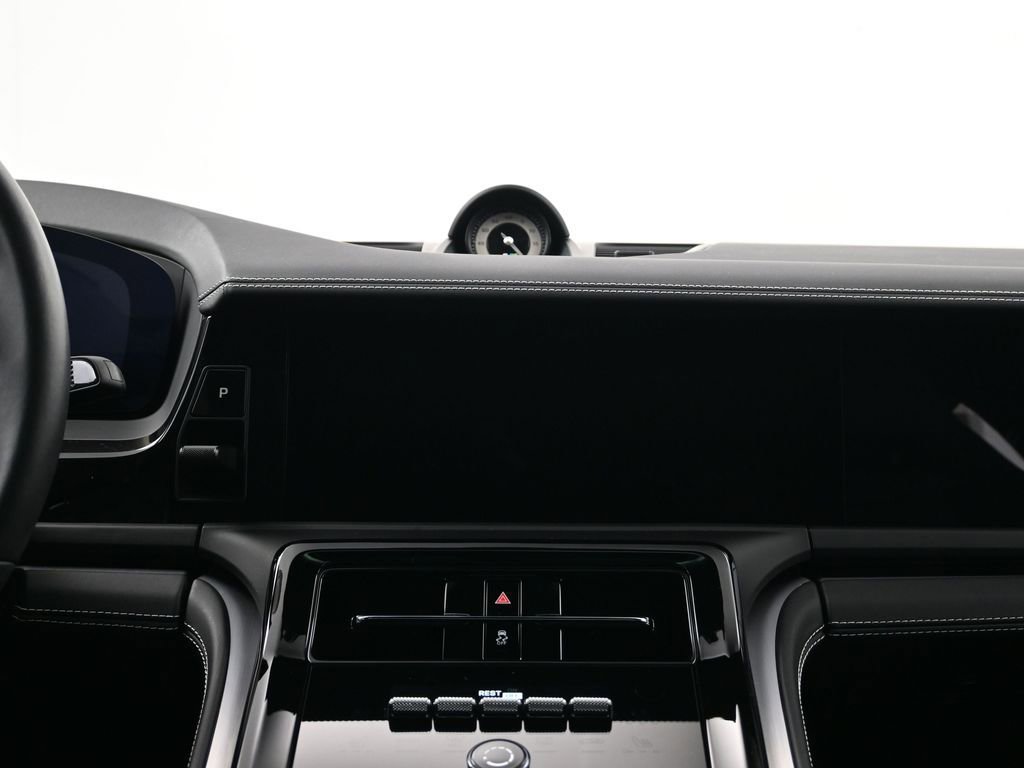 Used 2024 Porsche Panamera 4 image 11