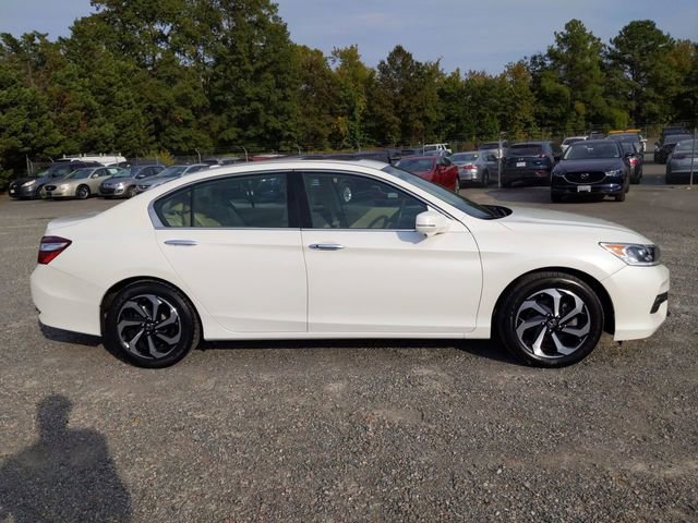 Used 2017 Honda Accord EX image 3