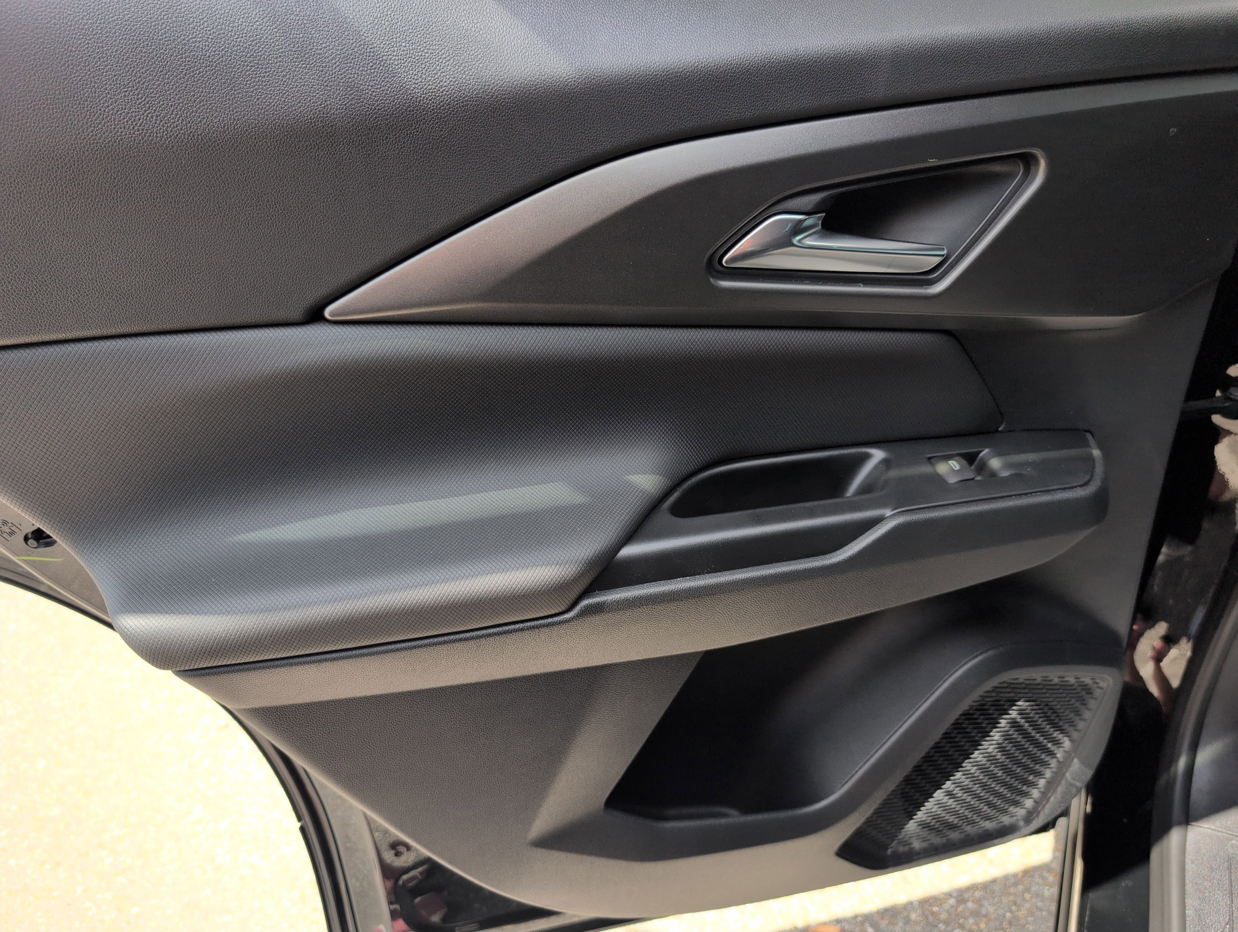 New 2026 Chevrolet Equinox EV LT FWD image 31
