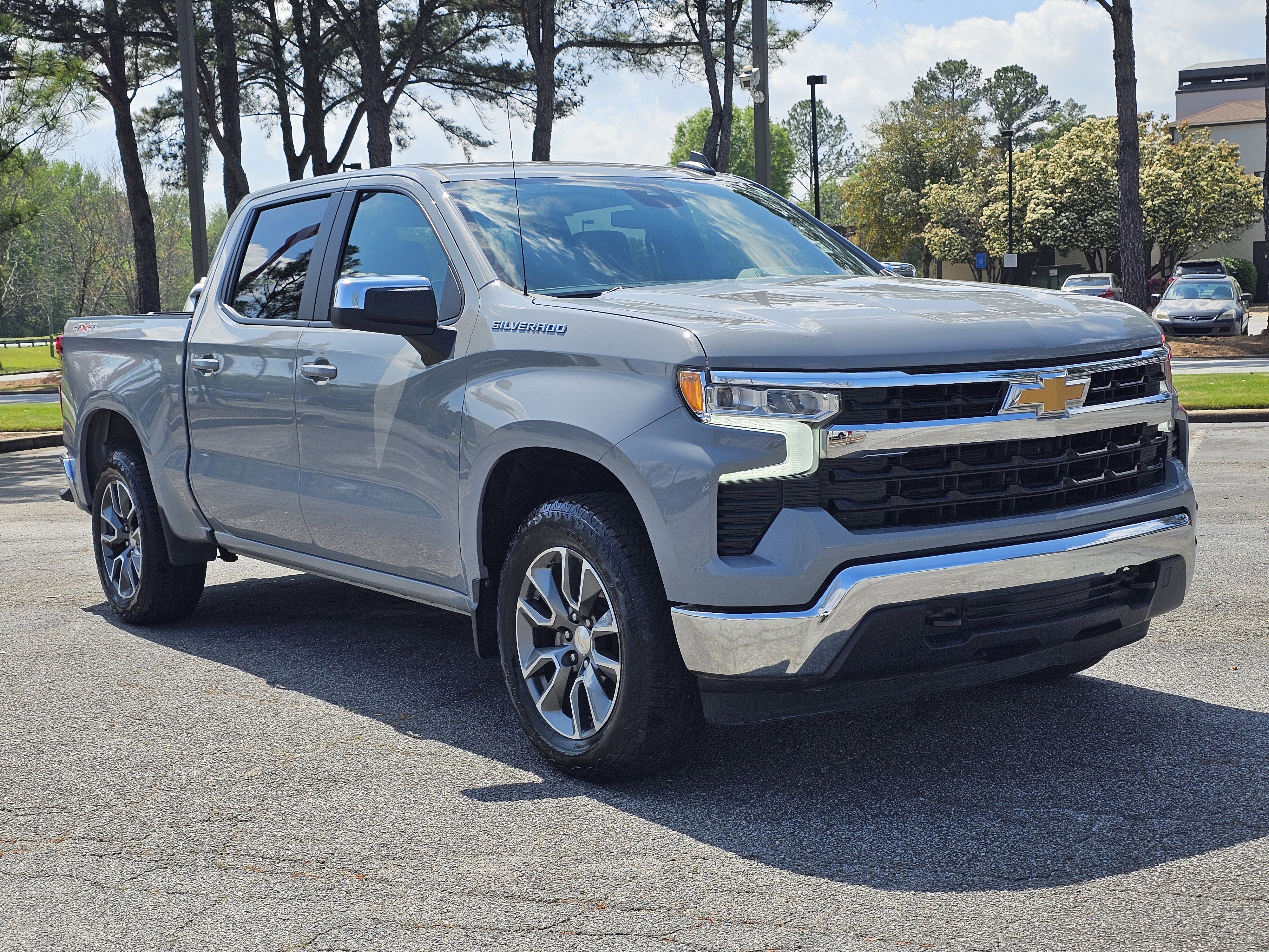Used 2024 Chevrolet Silverado 1500 LT AWD/4WD image 6