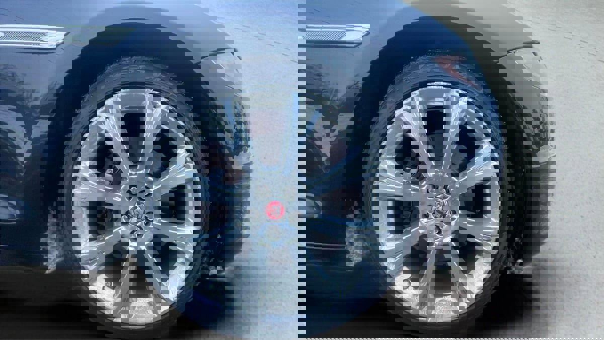 Used 2019 Jaguar XJ L Portfolio image 17