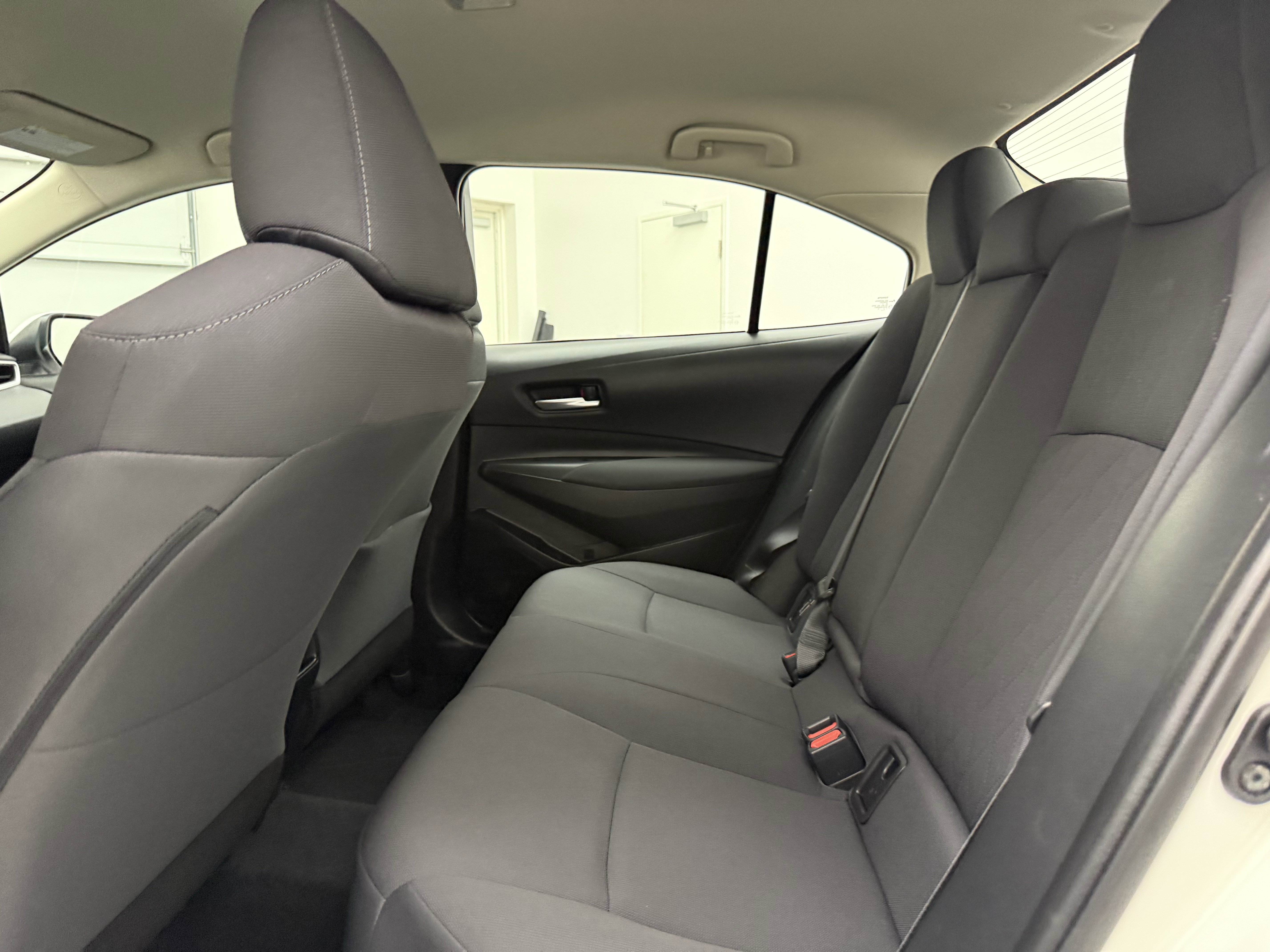 Used 2020 Toyota Corolla LE FWD image 24