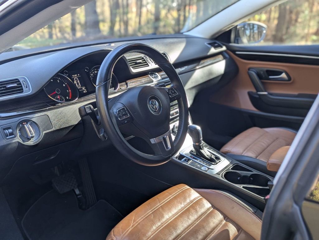 Used 2015 Volkswagen CC Executive image 14