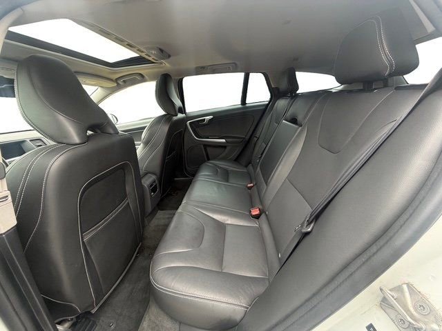 Used 2018 Volvo V60 T5 Dynamic w/ Vision Package image 20