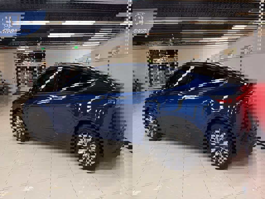 Used 2026 Tesla Model Y AWD image 9