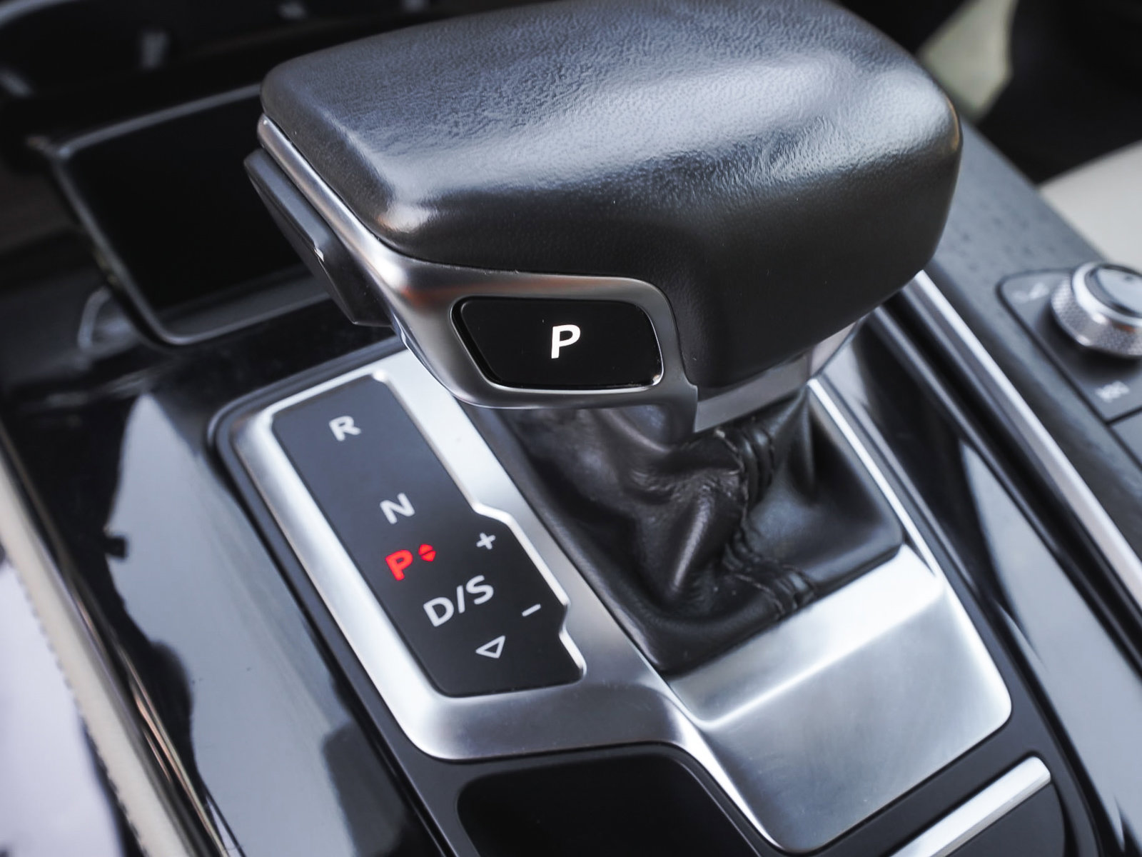 Used 2024 Audi A4 2.0T Premium Plus image 34