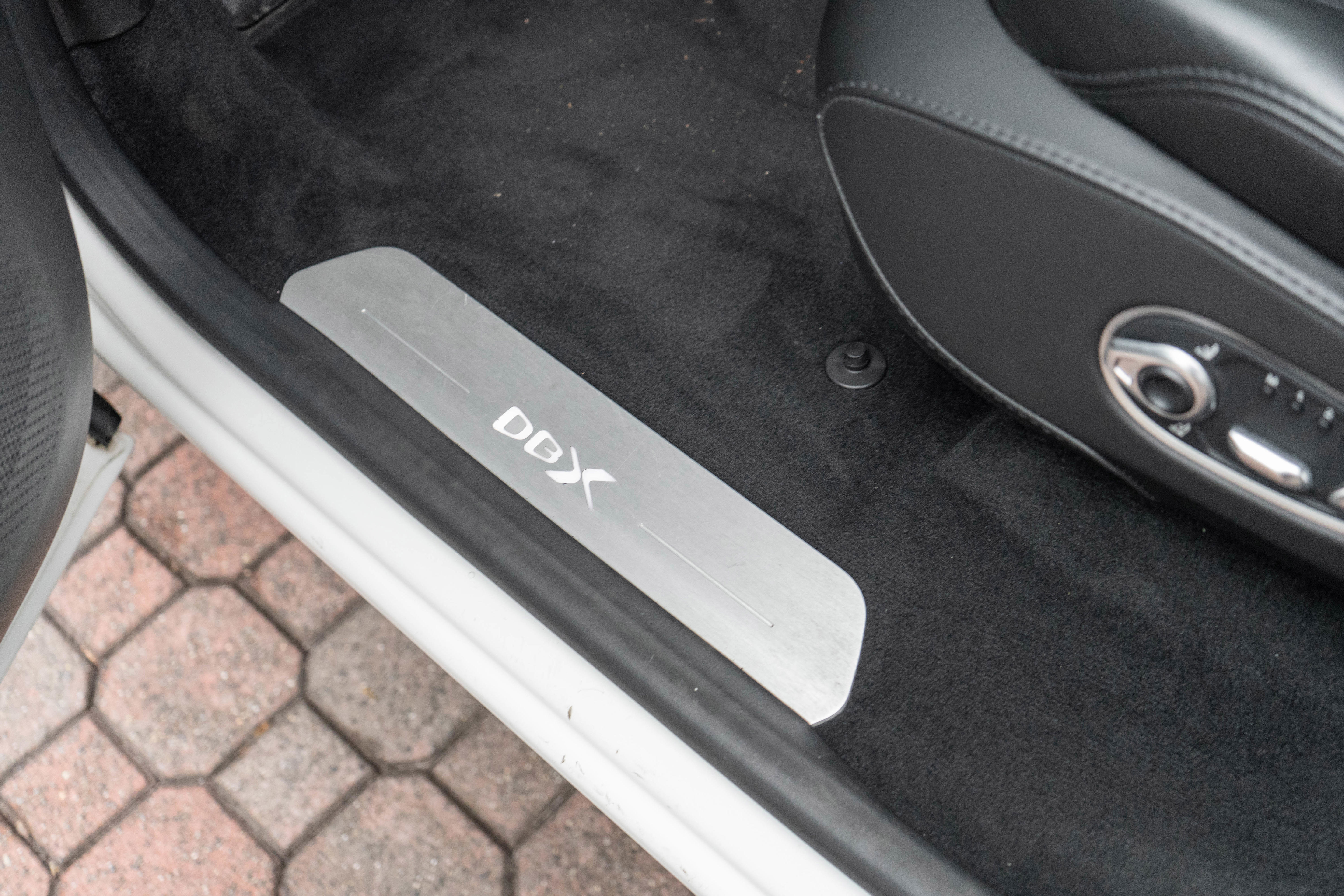 Used 2021 Aston Martin DBX image 16