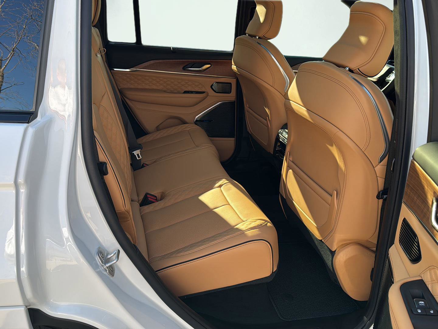 New 2026 Jeep Grand Cherokee Summit w/ Obsidian Package image 30