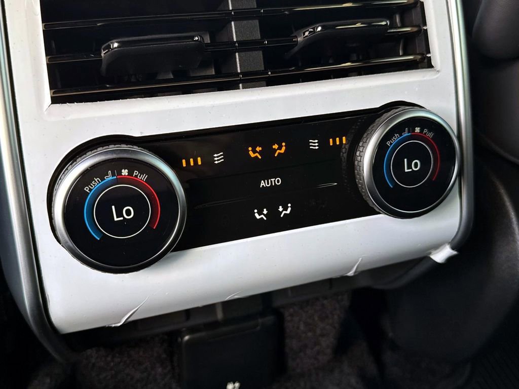 New 2025 Land Rover Range Rover SE AWD/4WD image 14