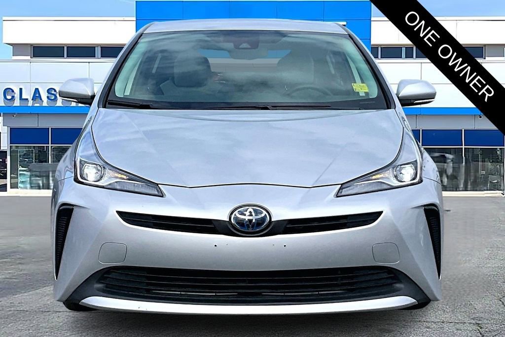 Used 2019 Toyota Prius LE image 2