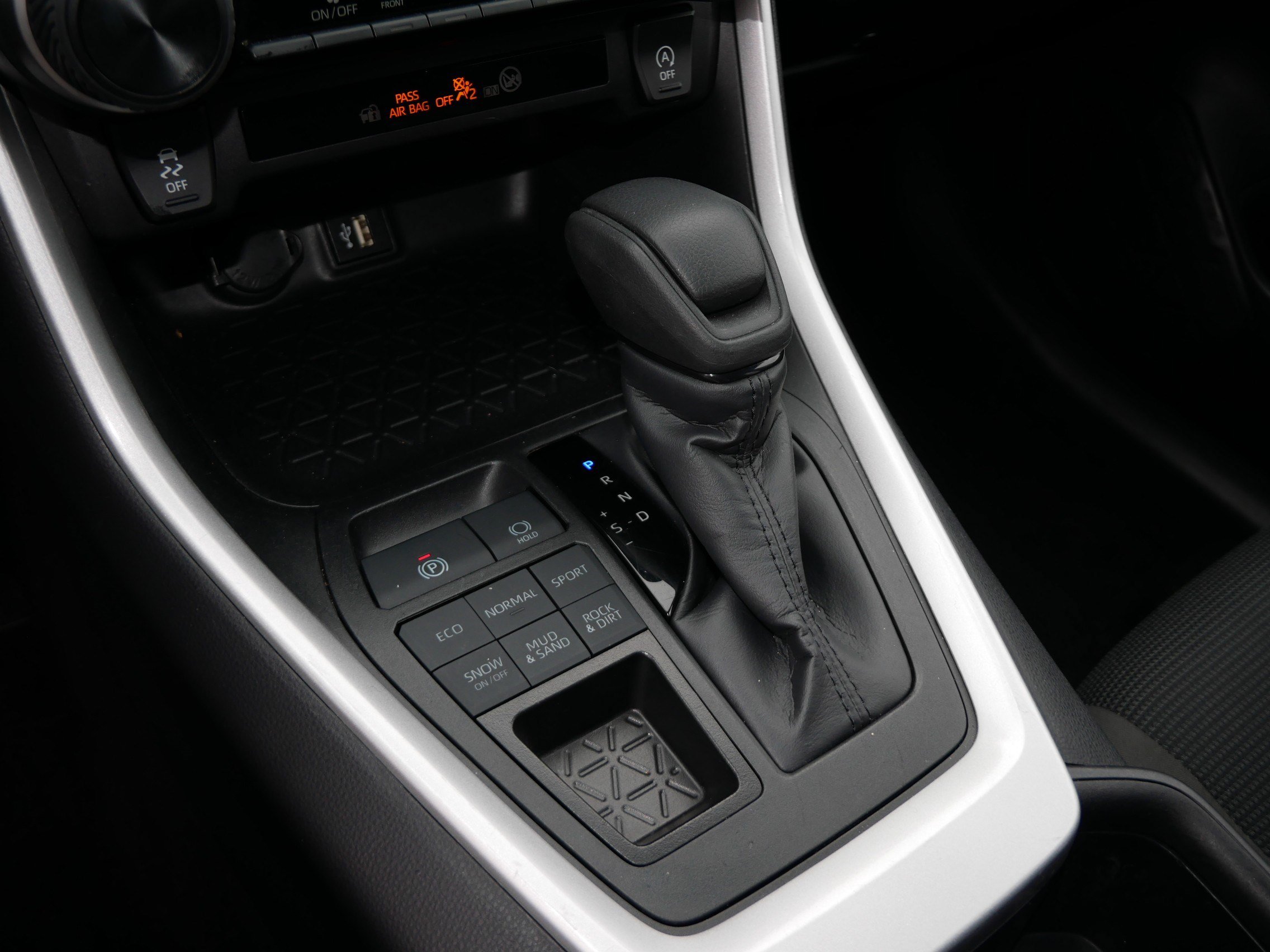Certified 2025 Toyota RAV4 LE AWD/4WD image 24