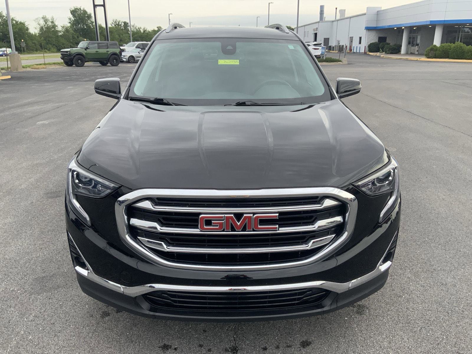 Used 2021 GMC Terrain SLT w/ Infotainment Package II FWD image 3