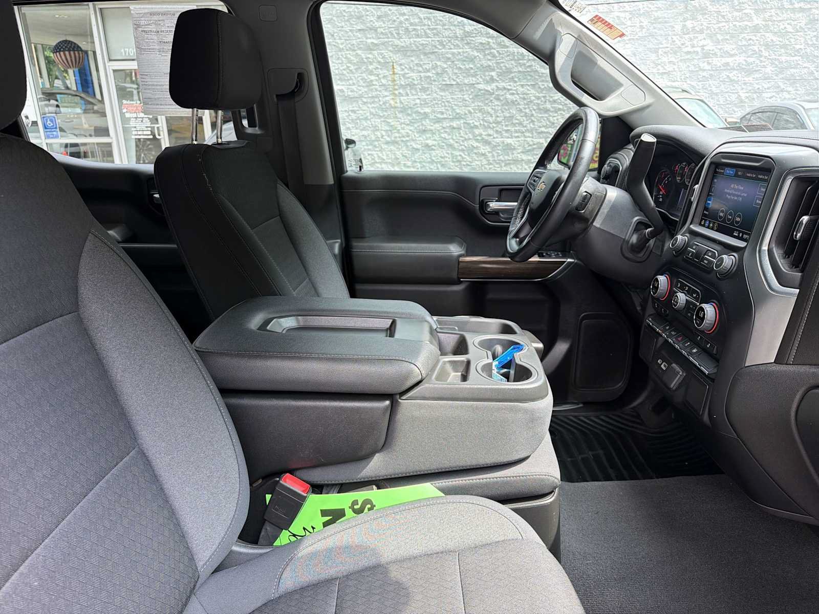 Certified 2021 Chevrolet Silverado 1500 LT AWD/4WD image 35