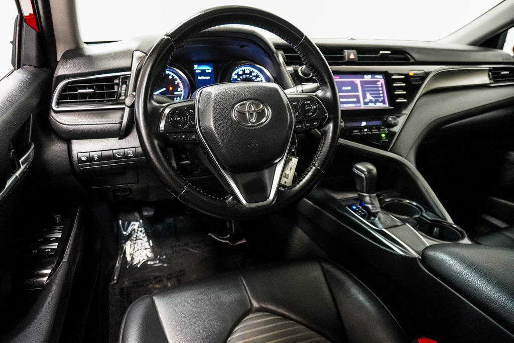 Used 2019 Toyota Camry SE image 12