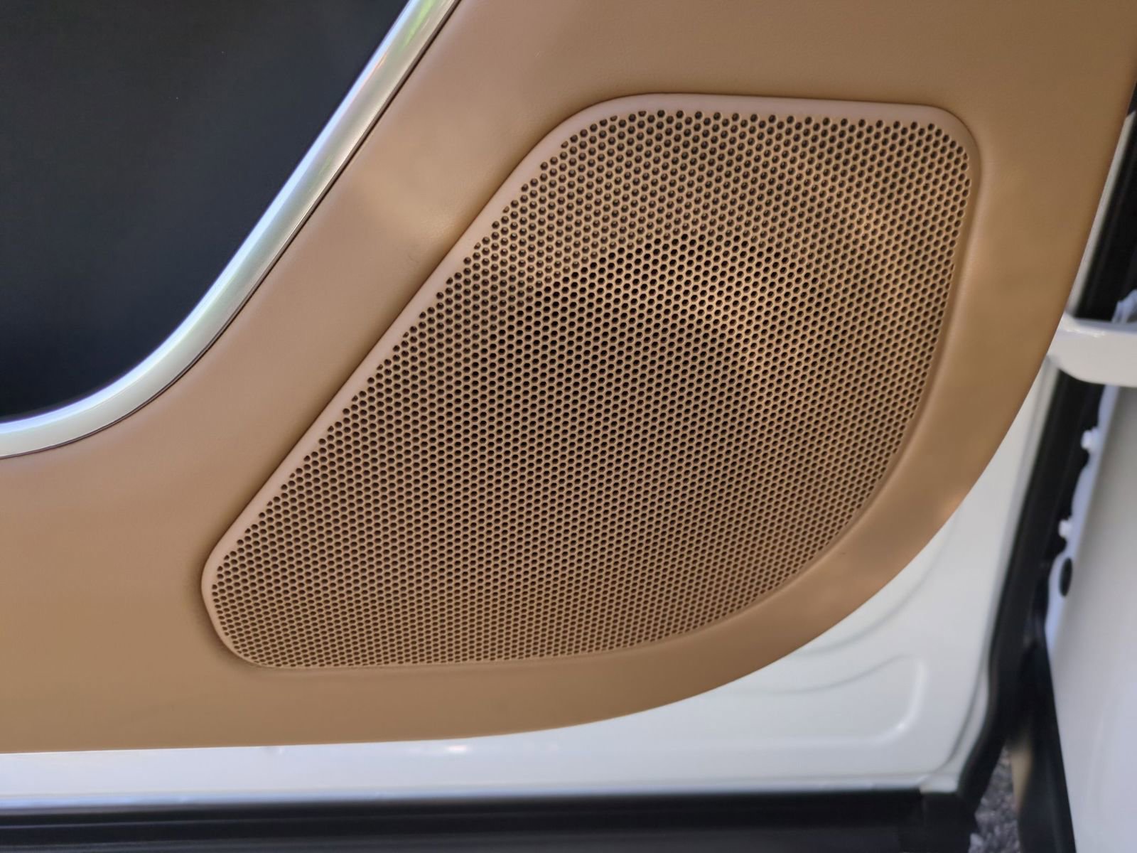 New 2026 Land Rover Range Rover SE image 13