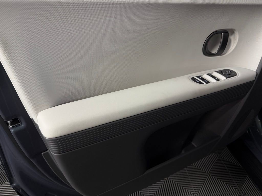 Used 2026 Hyundai Ioniq 5 SE image 25