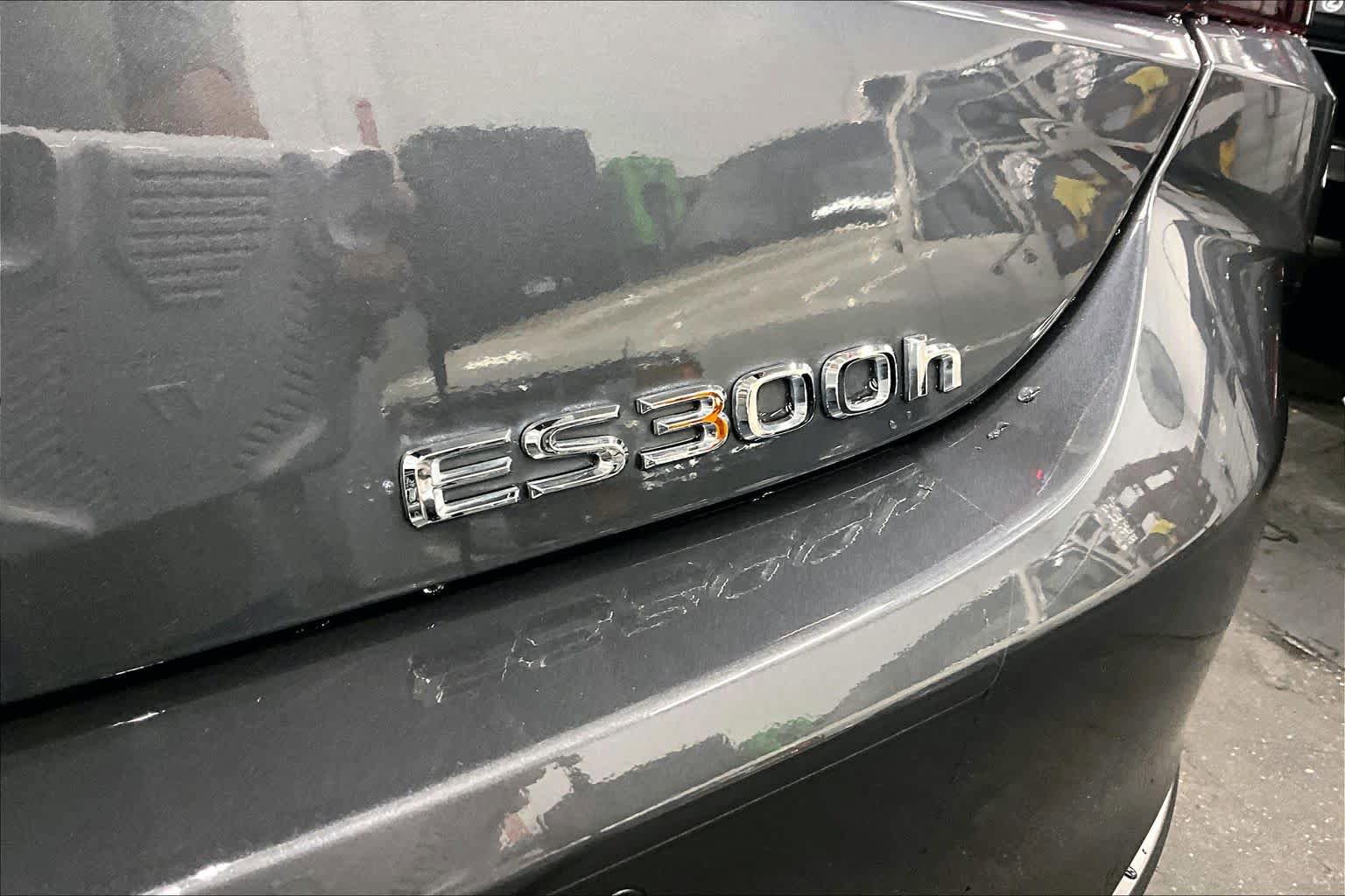 Used 2023 Lexus ES 300h w/ Premium Package FWD image 10