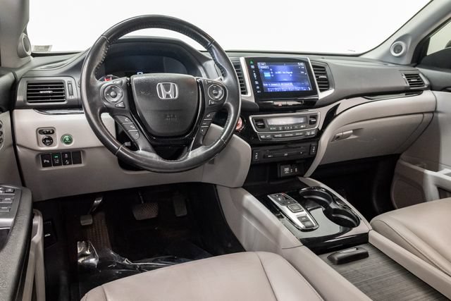 Used 2016 Honda Pilot Touring image 7