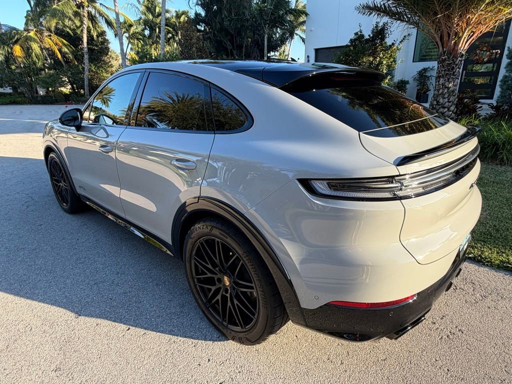 Used 2025 Porsche Cayenne GTS image 8