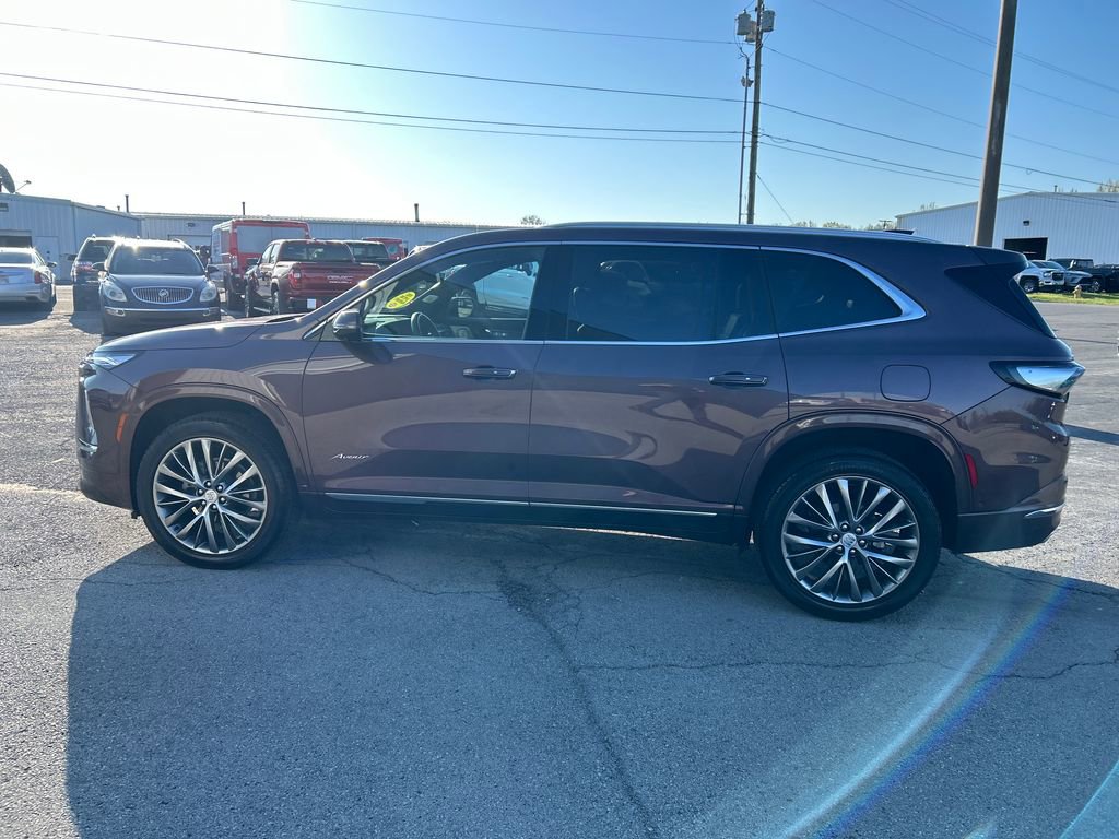 Used 2025 Buick Enclave Avenir w/ Super Cruise Package image 4